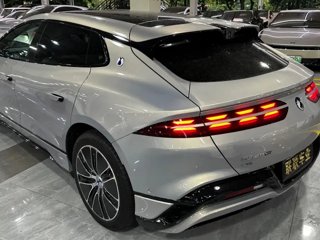 Denza Z9GT — Фото автомобиля 13
