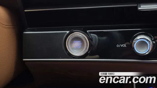 Genesis GV70 — Фото автомобиля 30