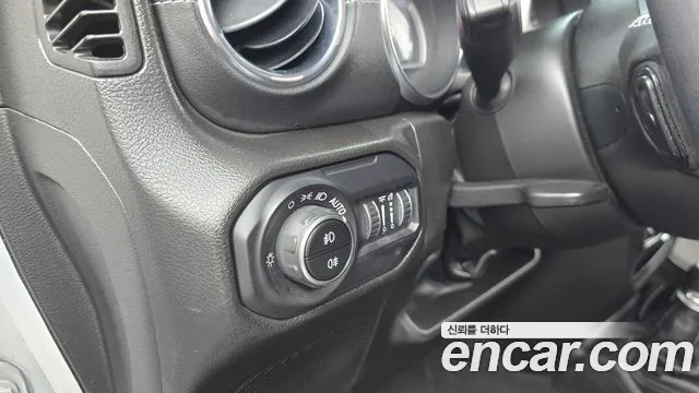Jeep Wrangler Wrangler (JL) — Фото автомобиля 18