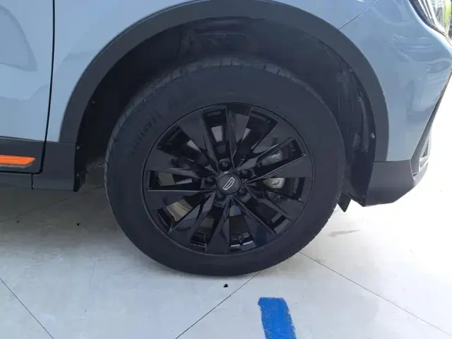 Geely Boyue — Фото автомобиля 6