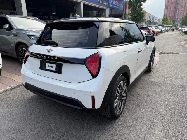 MINI Hatch — Фото автомобиля 6