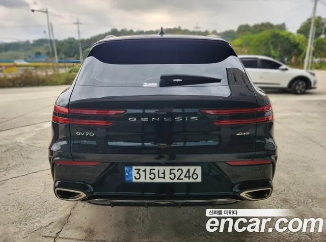 Genesis GV70 — Фото автомобиля 4