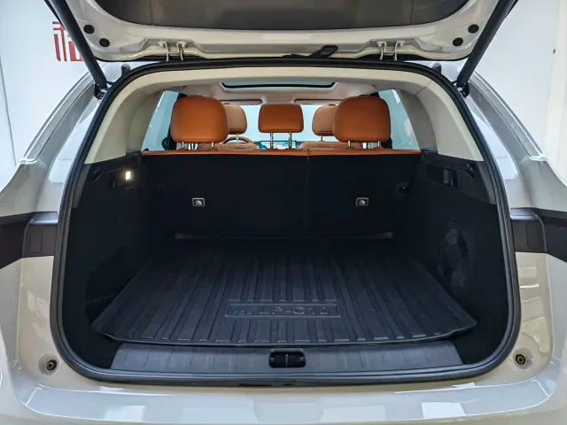 Leapmotor C10 — Фото автомобиля 10