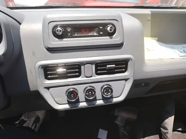 Wuling Yangguang — Фото автомобиля 12