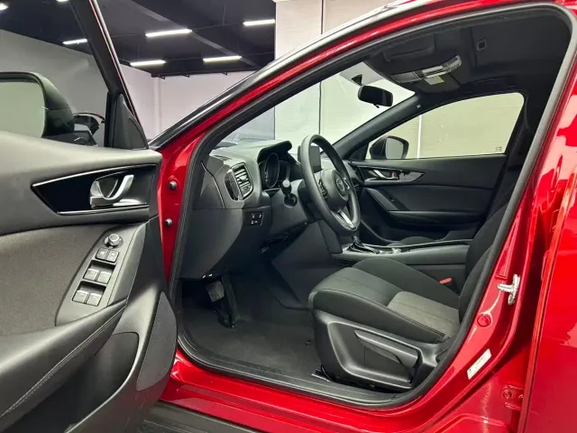 Mazda CX-4 — Фото автомобиля 10