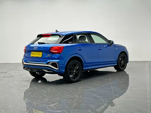 Audi Q2L — Фото автомобиля 6