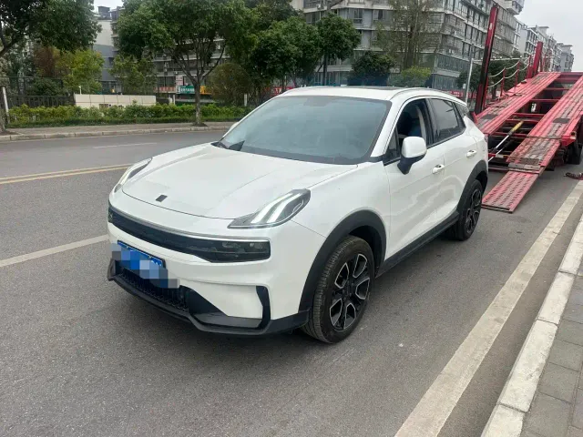 Фотография автомобиля — Lynk & Co 06