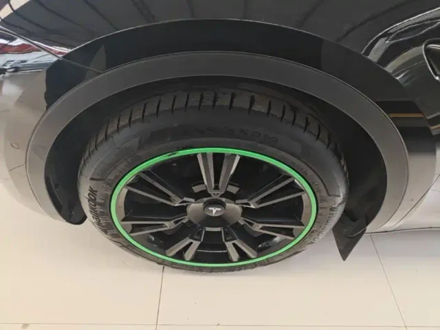 Tesla Model Y — Фото автомобиля 22