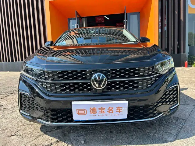 Volkswagen Passat — Фото автомобиля 2