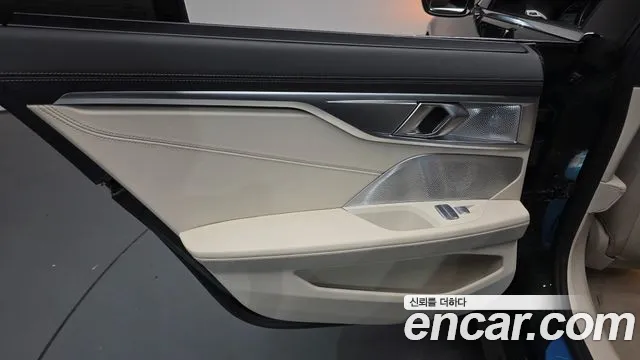 BMW 8 Series G15 — Фото автомобиля 24