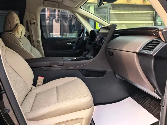 Toyota Vellfire — Фото автомобиля 9