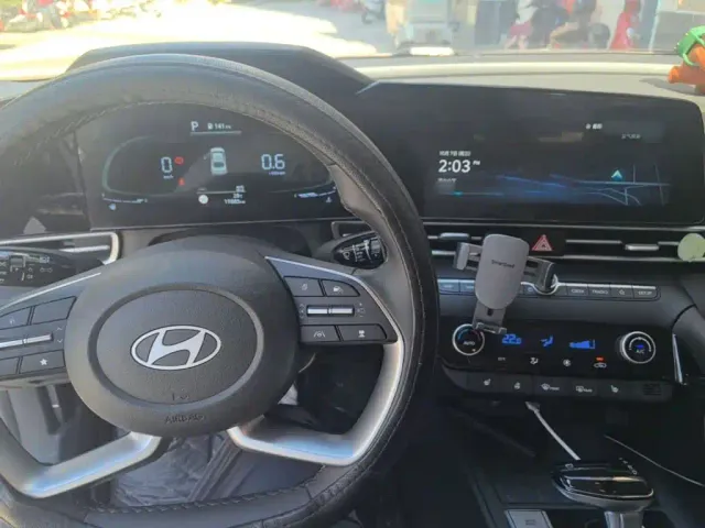 Hyundai Elantra — Фото автомобиля 9