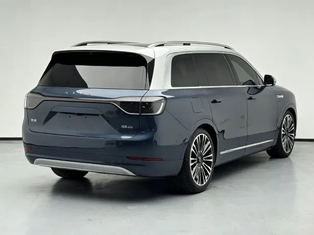 AITO Wenjie AITO M9 2024 Extended Range Ultra 42kWh 6-Seater — Фото автомобиля 4