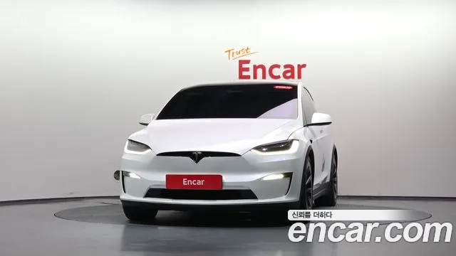 Tesla Model X — Фото автомобиля 2