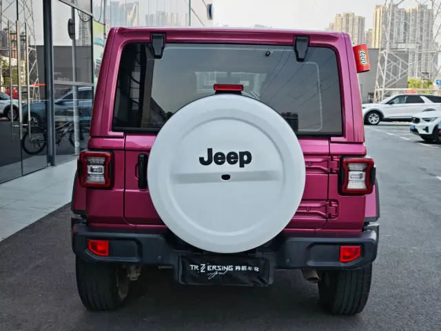 Jeep Wrangler — Фото автомобиля 7