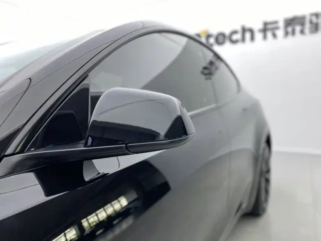 Tesla Model Y — Фото автомобиля 14
