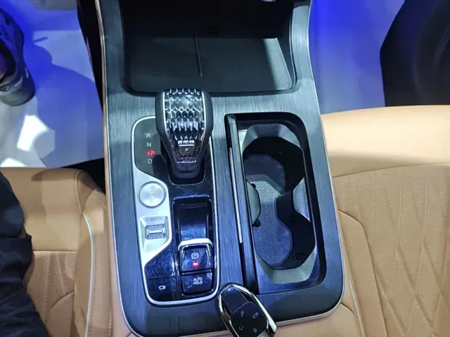 GAC Trumpchi GS8 — Фото автомобиля 13