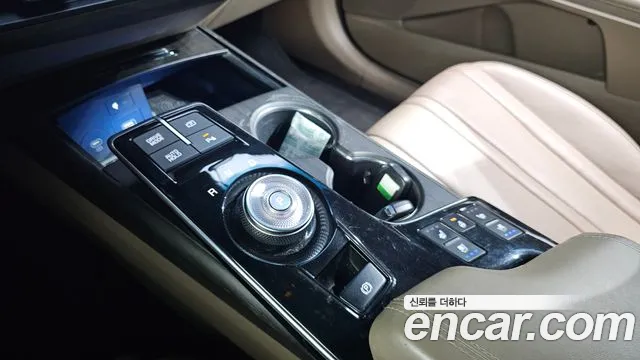 Kia K8 Hybrid — Фото автомобиля 12