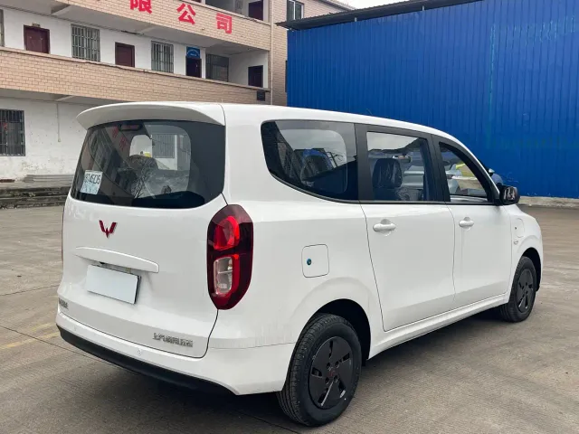 Wuling Hongguang — Фото автомобиля 5
