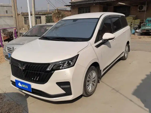 Wuling Jiachen — Фото автомобиля 2