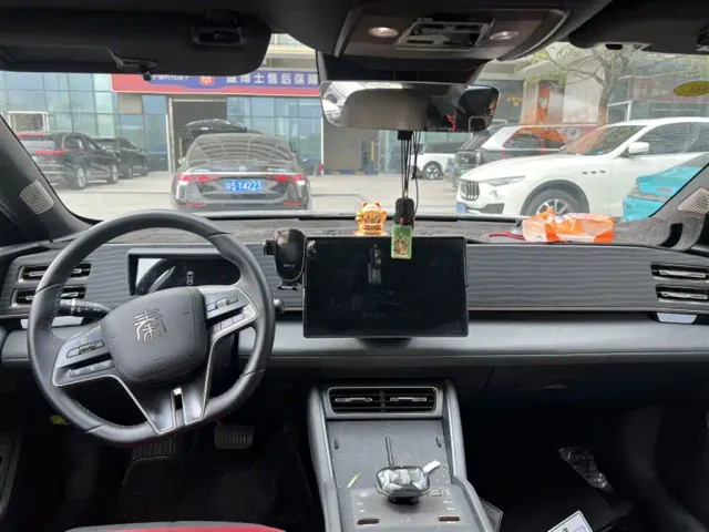 BYD Qin L — Фото автомобиля 7