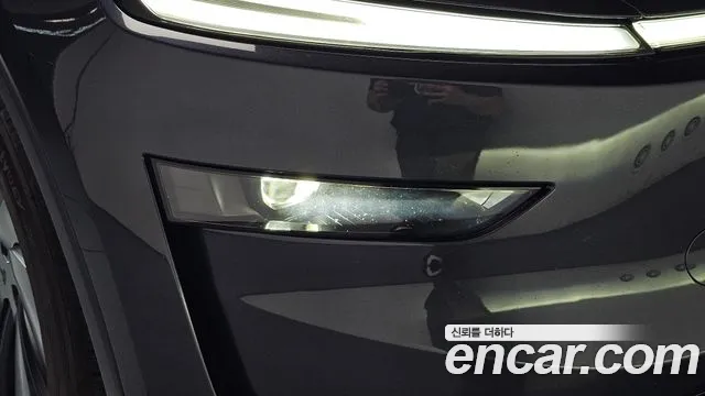 Tesla Model Y — Фото автомобиля 7