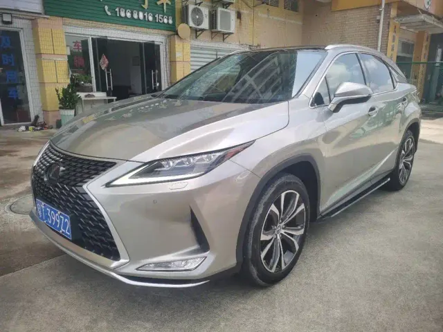 Фотография автомобиля — Lexus RX