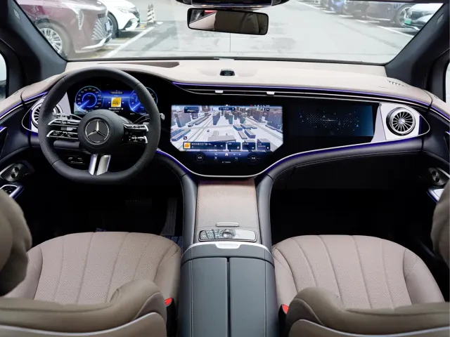 Mercedes-Benz EQE SUV — Фото автомобиля 18
