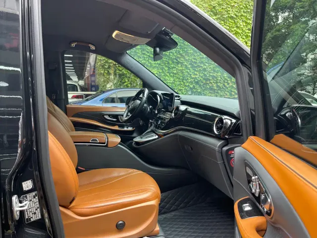 Mercedes-Benz V-Class — Фото автомобиля 22