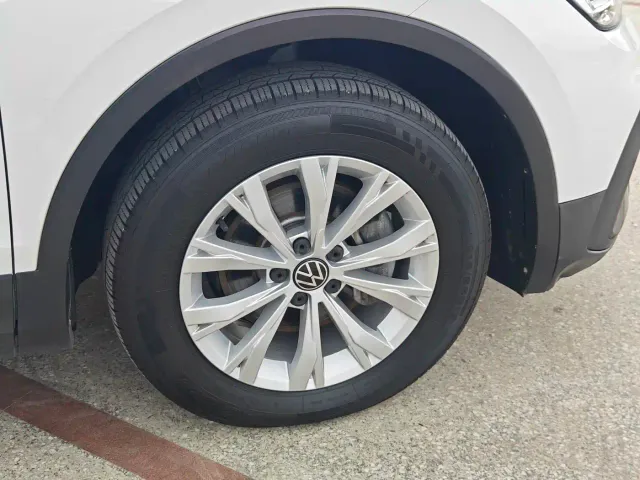 Volkswagen Tiguan L — Фото автомобиля 11