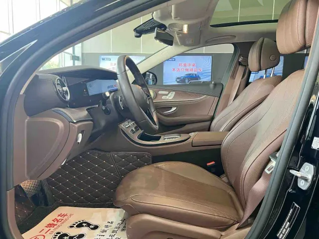 Mercedes-Benz E-Class — Фото автомобиля 8