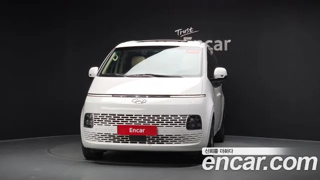 Hyundai Staria Staria L3.5 Tourer 11 мест — Фото автомобиля 3