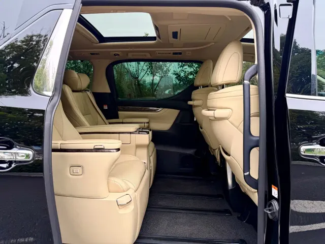 Toyota Vellfire — Фото автомобиля 20