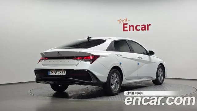 Hyundai Avante CN7 — Фото автомобиля 2