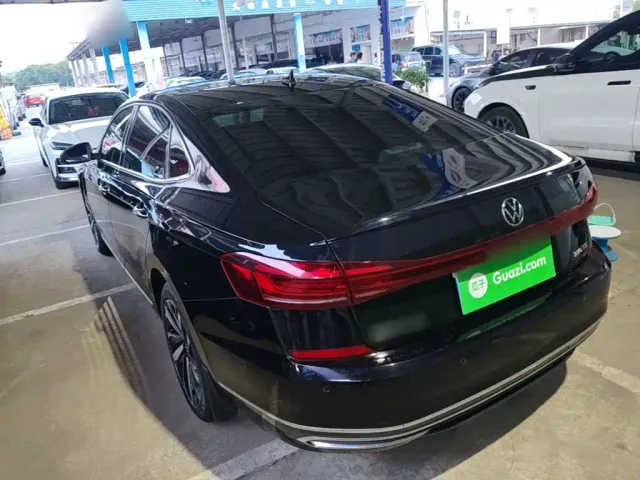 Volkswagen Passat — Фото автомобиля 4