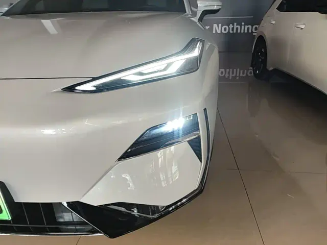 Geely Galaxy E8 — Фото автомобиля 23