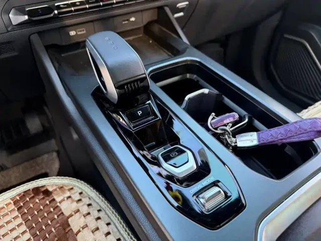 Geely Haoyue L — Фото автомобиля 9