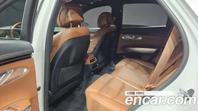 Genesis GV70 — Фото автомобиля 11