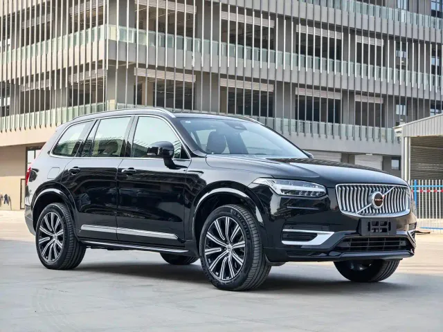 Фотография автомобиля — Volvo XC90