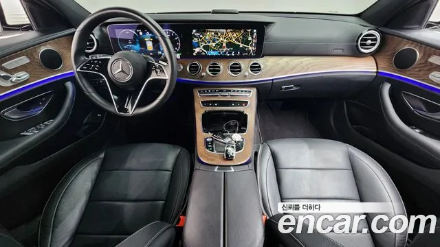 Mercedes-Benz E-Class — Фото автомобиля 7