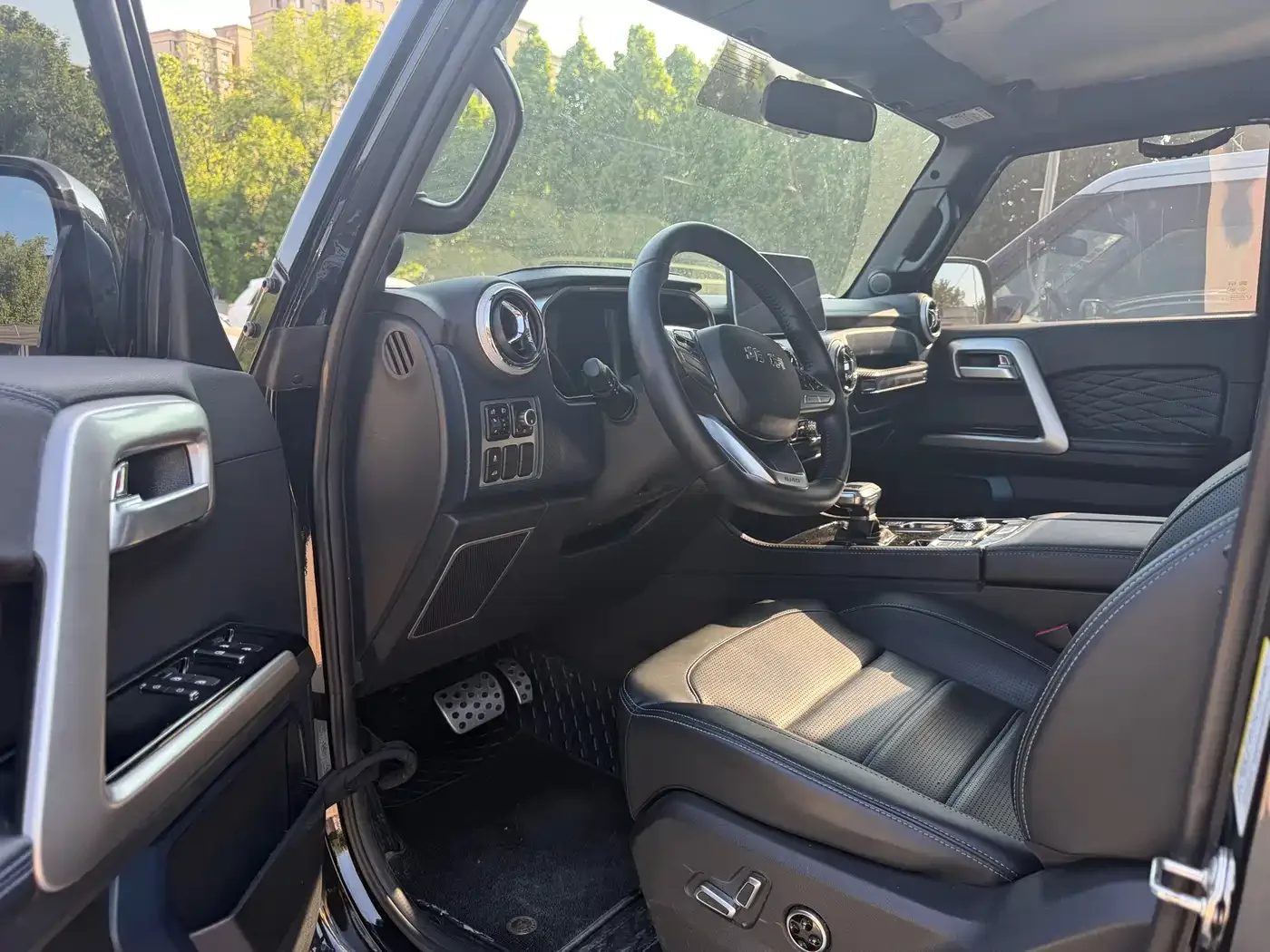BAIC ORV Beijing Offroad BJ40 2023 2.0T Auto 4WD Urban Hunter Knight Edition — Фото автомобиля 4