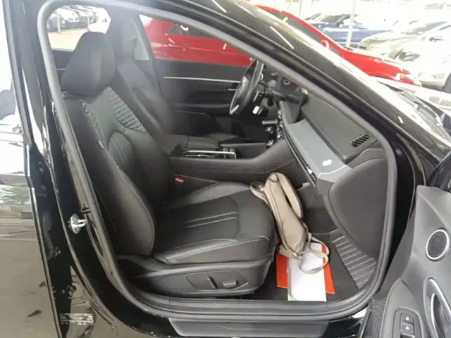 Hyundai Sonata — Фото автомобиля 24