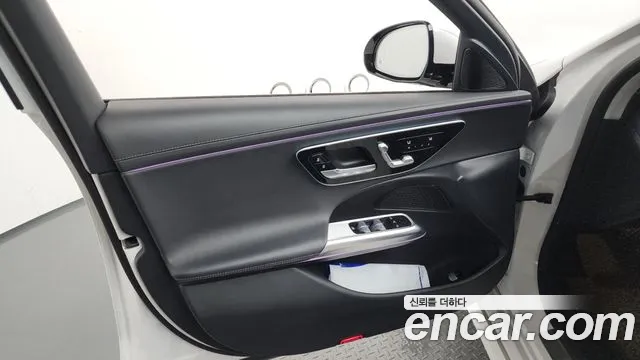 Mercedes-Benz E-Class — Фото автомобиля 21