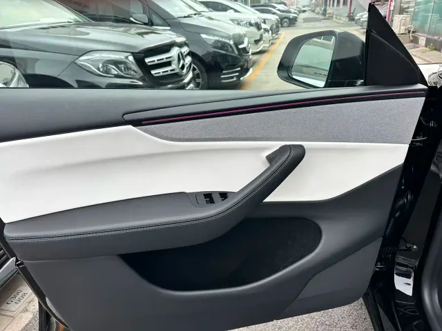 Tesla Model Y — Фото автомобиля 2