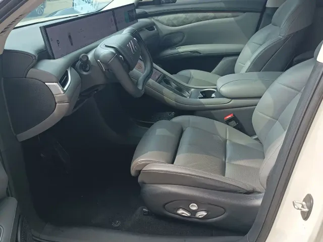 IM Motors IM LS6 2023 Max Standard Edition — Фото автомобиля 4