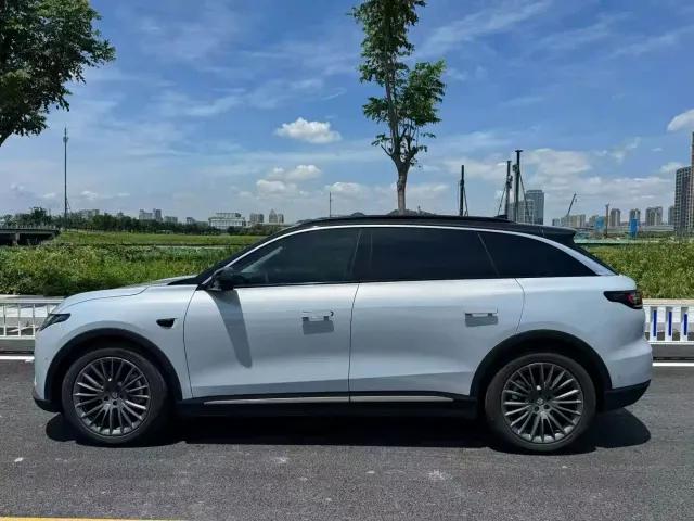 Leapmotor C11 — Фото автомобиля 6