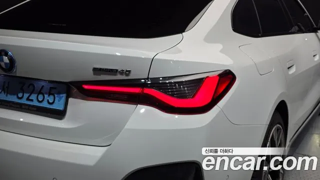 BMW i4 — Фото автомобиля 8