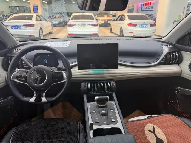 BYD Yuan PLUS — Фото автомобиля 9