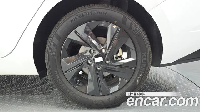 Hyundai Avante CN7 — Фото автомобиля 21