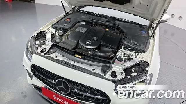 Mercedes-Benz E-Class — Фото автомобиля 6